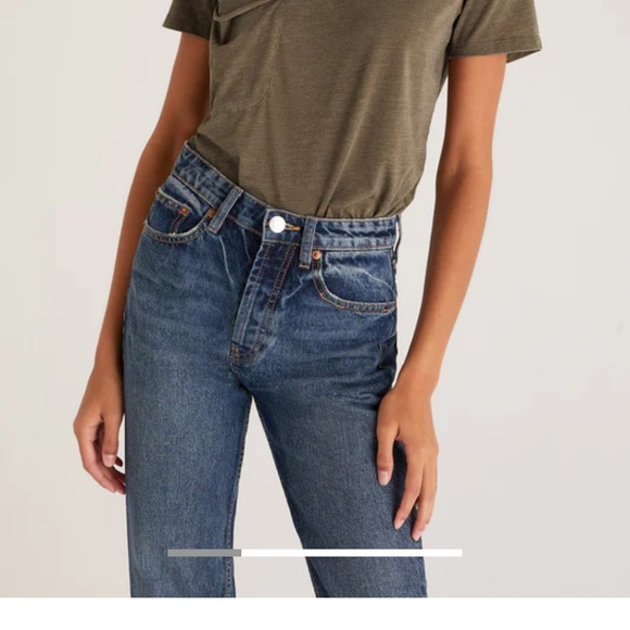 Z Supply women’s, bundle 4 tees, and one tank. - Picture 12 of 13